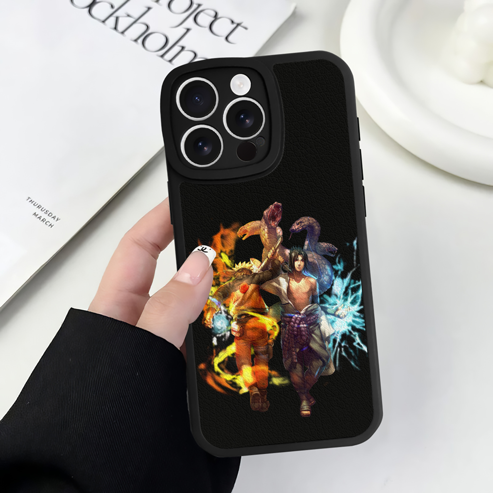 （画像用） NARUTO -ナルト- うちは サスケ Uchiha Sasuke 【iPhone 16シリーズ対応】シリコンスマホケース（レザー調） 材質：シリコン